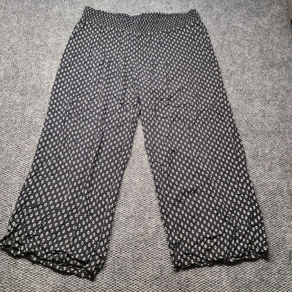 Joe Benbasset Womens 3X Black White Diamond Print Smocked Waist Crop Pants Rayon